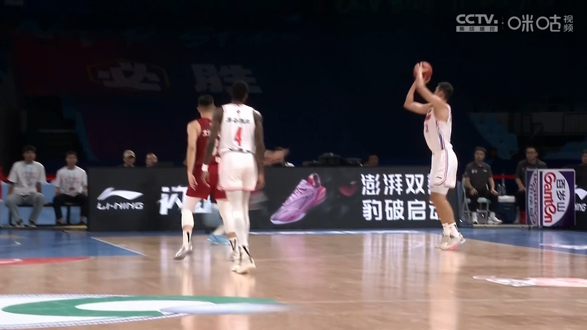 篮板王：北京抢到48篮板，攻守兼备！的简单介绍